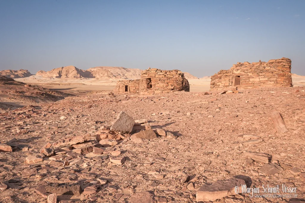 Sinaï Woestijn 6 Sinaï Woestijn 2011 1016 1316 Desert Trip Sinai Desert Egypt 1280px © Marjan Schmit Visser Ontdek unieke landschapsfotografie van de Nederlandse kust: Waddenzee, Noordzee, natuur, rust & sfeer. Bekijk de collectie van Marjan Schmit Visser.