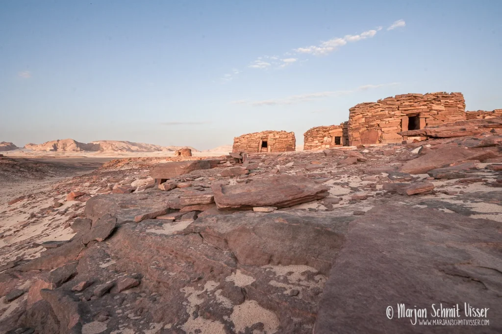 Sinaï Woestijn 10 Sinaï Woestijn 2011 1016 1363 Desert Trip Dahab 1280px © Marjan Schmit Visser Ontdek unieke landschapsfotografie van de Nederlandse kust: Waddenzee, Noordzee, natuur, rust & sfeer. Bekijk de collectie van Marjan Schmit Visser.