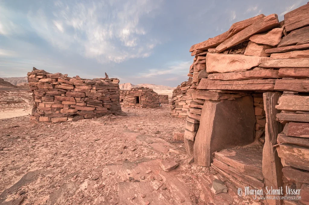 2018 1007 7868 Honeymoon Sinai Desert Egypt 1280px © Marjan Schmit Visser Ontdek unieke landschapsfotografie van de Nederlandse kust: Waddenzee, Noordzee, natuur, rust & sfeer. Bekijk de collectie van Marjan Schmit Visser.