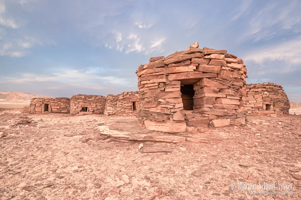 Sinaï Woestijn 13 Sinaï Woestijn 2018 1007 7869 Honeymoon Sinai Desert Egypt 1280px © Marjan Schmit Visser Ontdek unieke landschapsfotografie van de Nederlandse kust: Waddenzee, Noordzee, natuur, rust & sfeer. Bekijk de collectie van Marjan Schmit Visser.