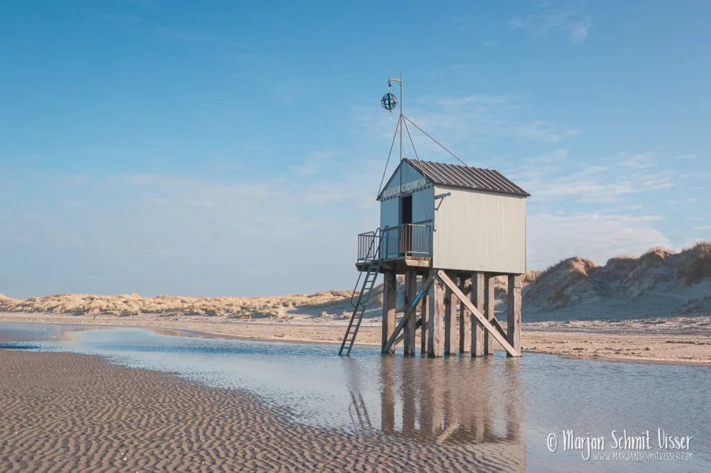 2022 0202 8459 Walk Drenkelingenhuisje Terschelling The Netherlands 1280px © Marjan Schmit Visser Ontdek unieke landschapsfotografie van de Nederlandse kust: Waddenzee, Noordzee, natuur, rust & sfeer. Bekijk de collectie van Marjan Schmit Visser.