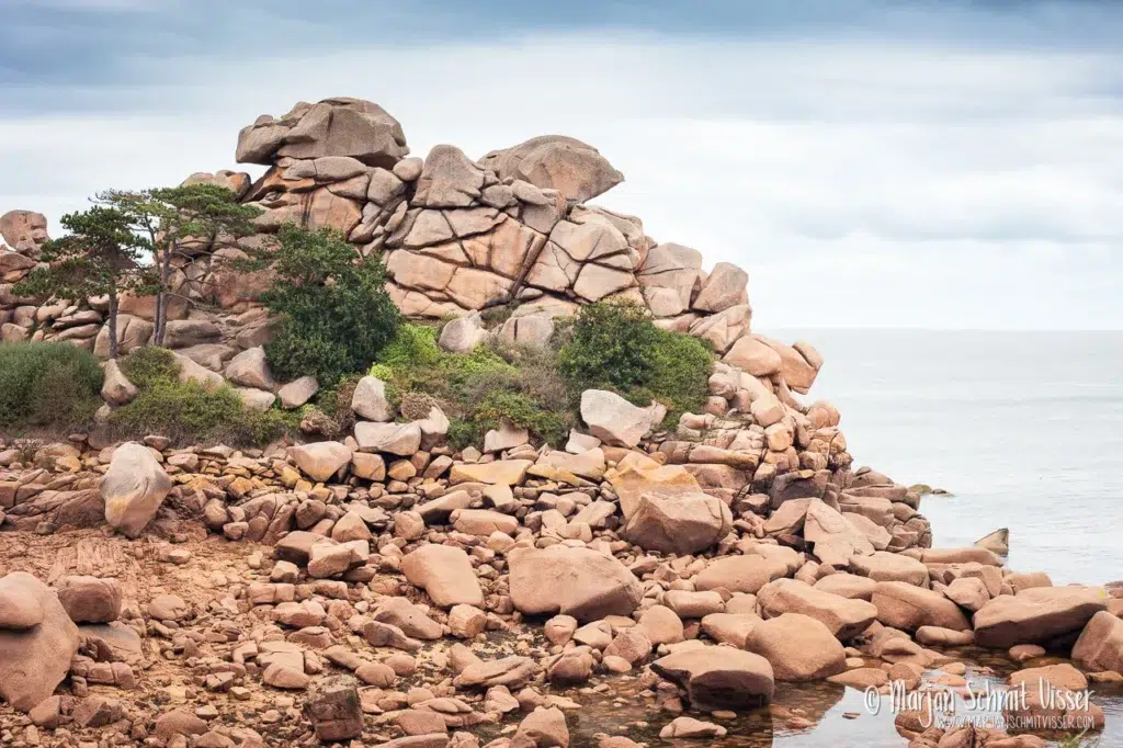 Landschapsfotografie 17 Landschapsfotografie 2023 0912 1994 Cote de Granit rose Ploumanach France 1280px © Marjan Schmit Visser Landschapsfotografie met beelden uit diverse sferen en seizoenen. Ontdek unieke natuurfoto’s en vind het landschap dat bij jouw stijl of project past.