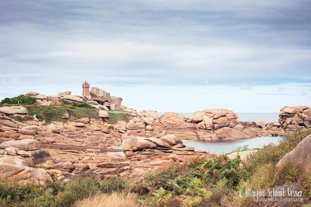2023 0912 2004 Cote de Granit rose Ploumanach France 1280px © Marjan Schmit Visser Landschapsfotografie met beelden uit diverse sferen en seizoenen. Ontdek unieke natuurfoto’s en vind het landschap dat bij jouw stijl of project past.
